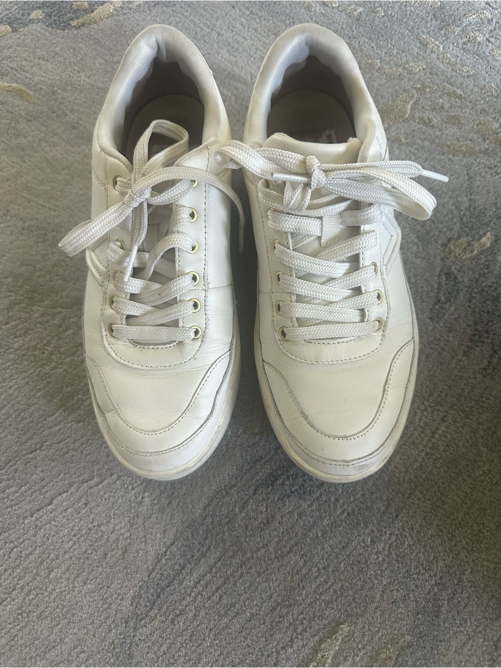 Vionic Women's White Leather Lace-Up Sneakers